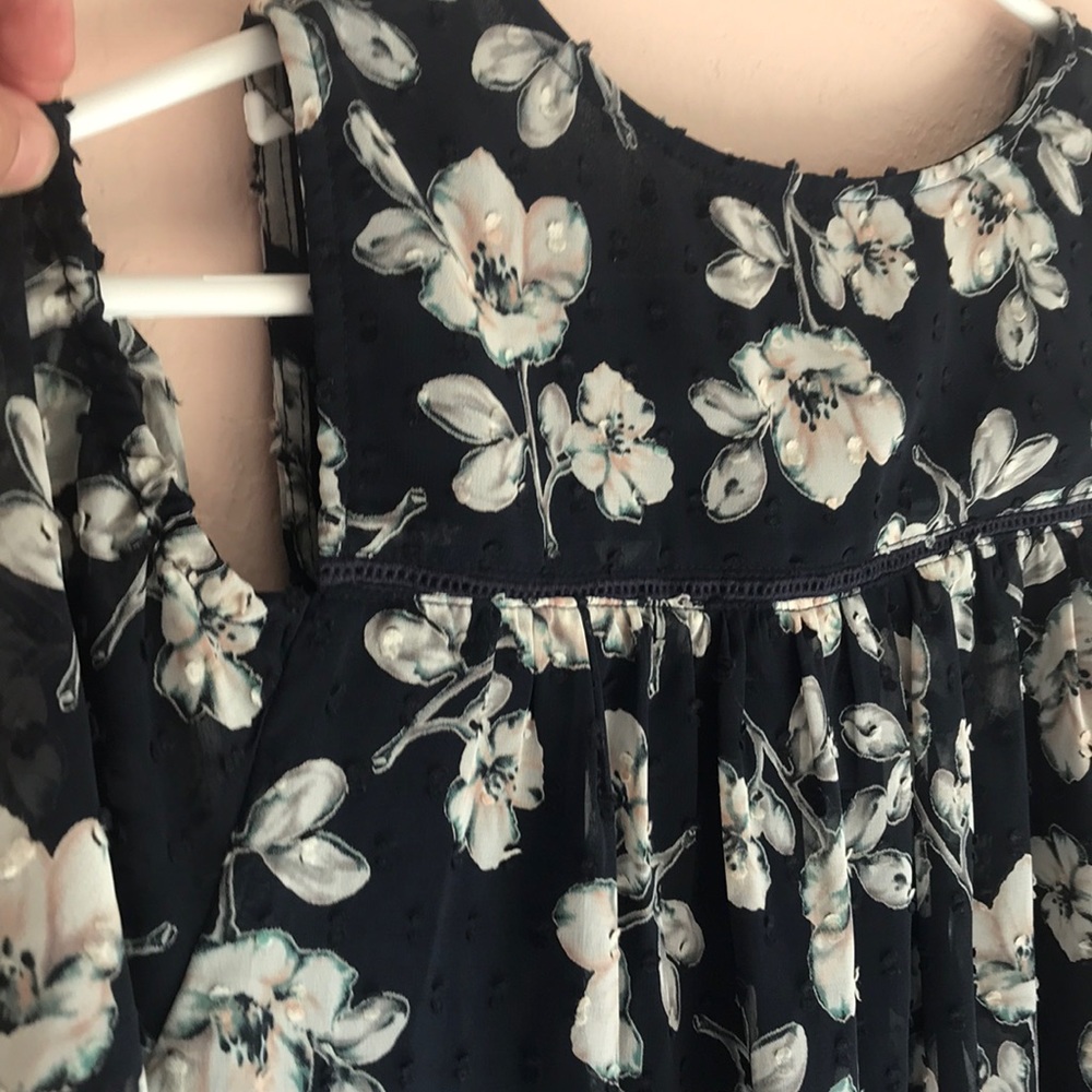 Anthro Moon River Cold Shoulder Top Size Medium - image 8